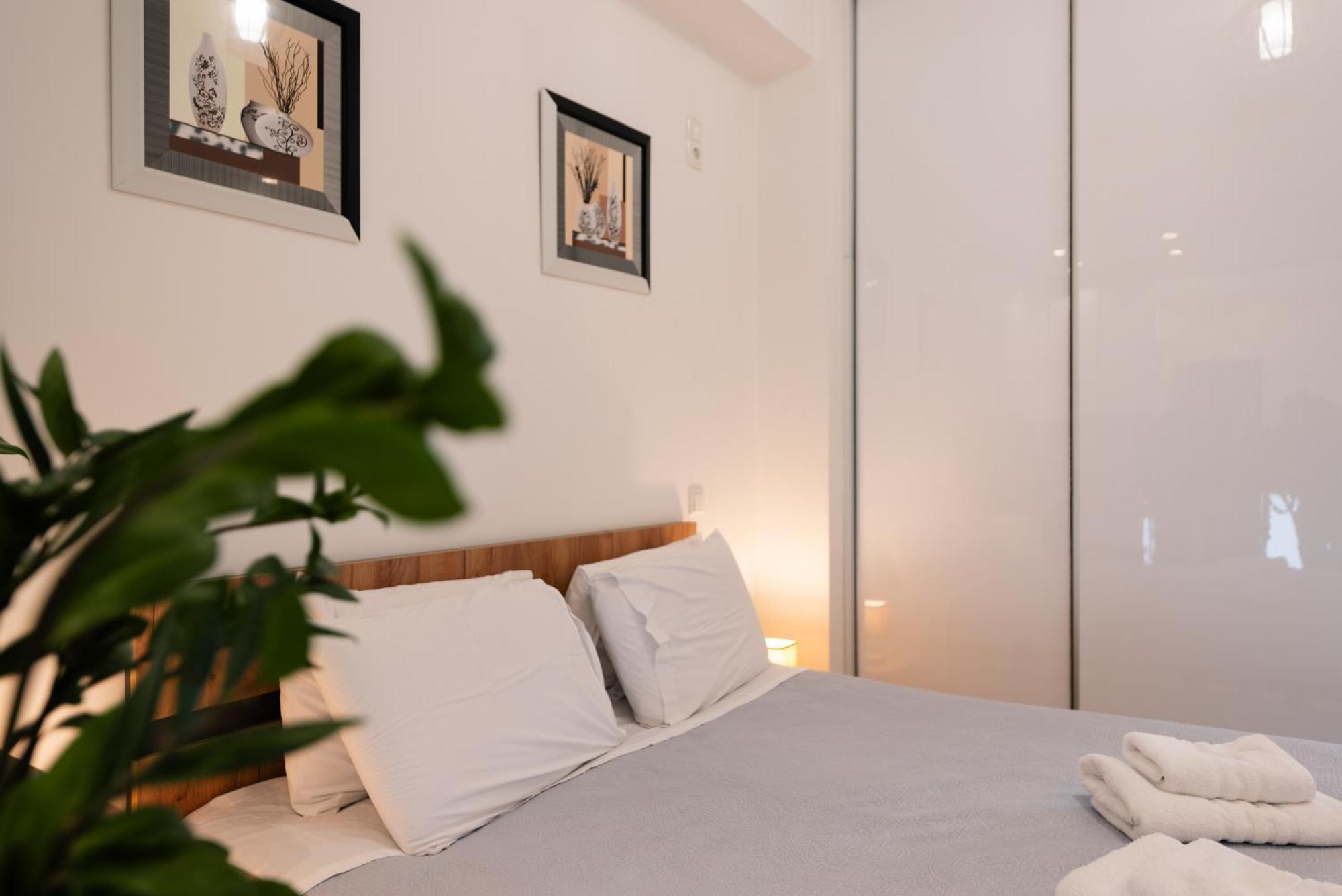 Modern Studio Apartment A 아테네 외부 사진